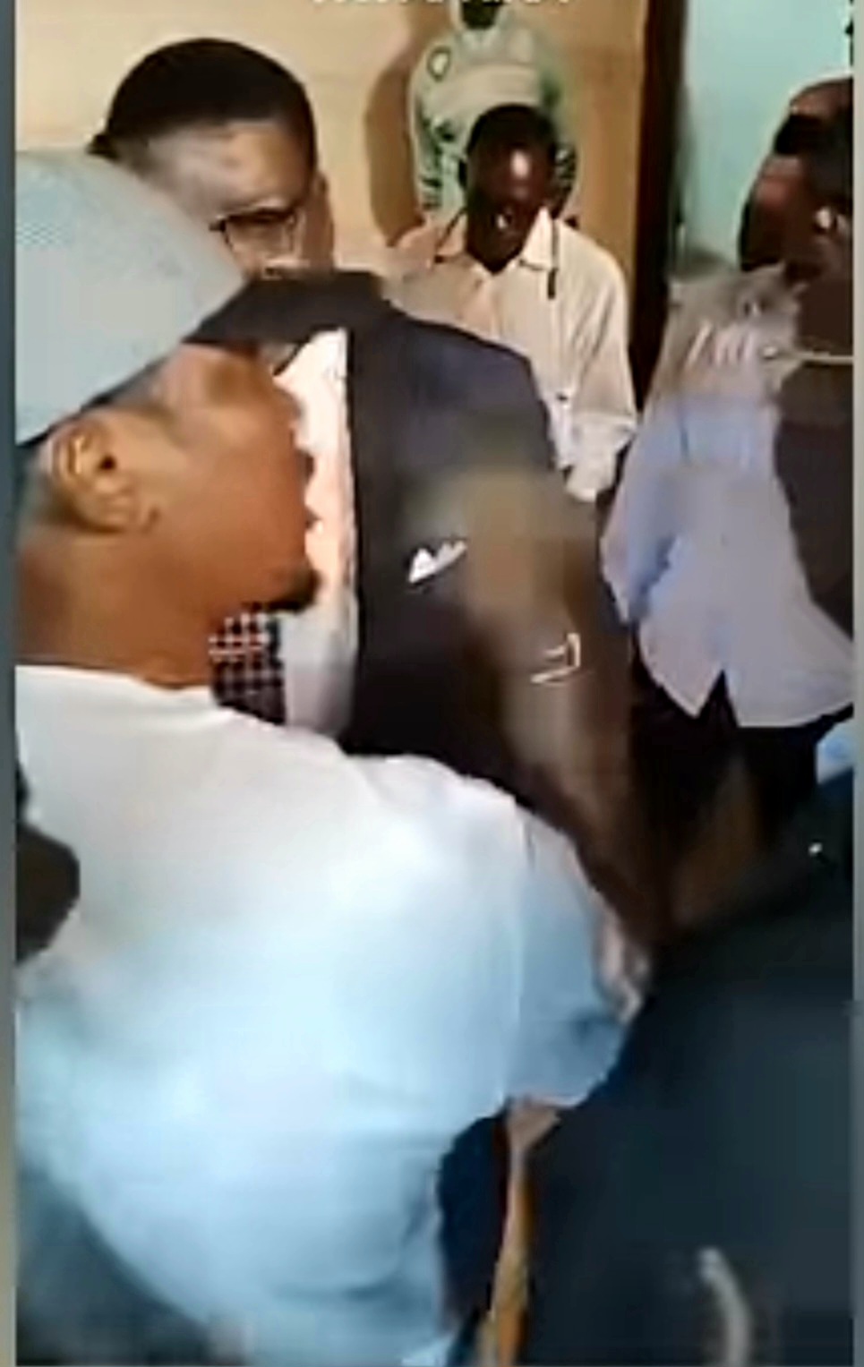 Palabres: Samuel Eto’o dans l’étau de l’Etat camerounais. (Video)