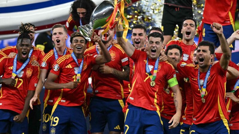 Oui, oui, le football est rentré chez nous !