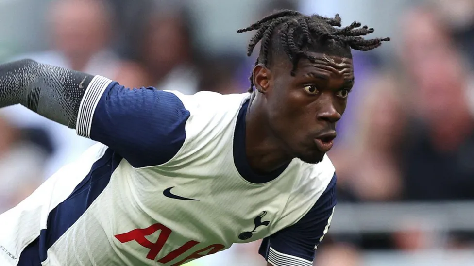 Tottenham suspend Bissouma après une vidéo de gaz hilarant.