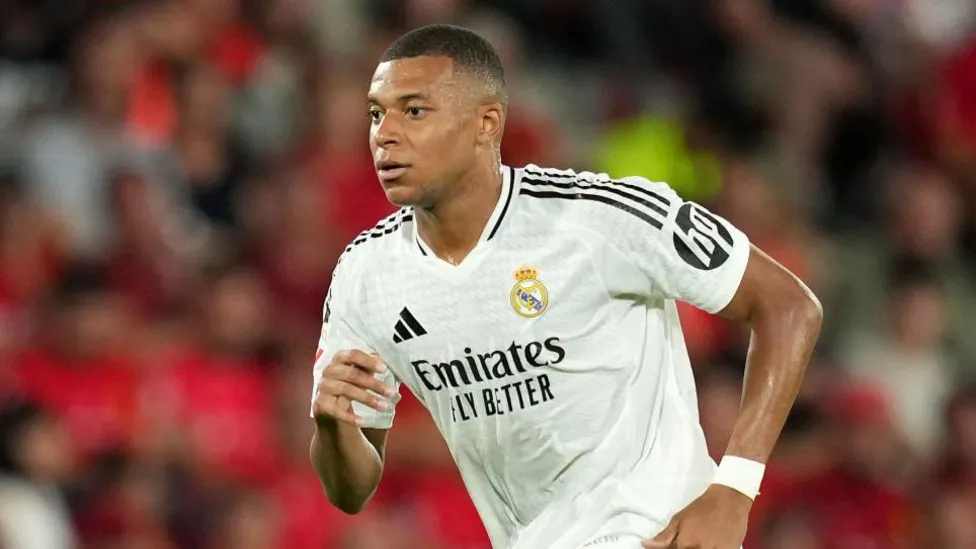Kylian Mbappé a fait ses débuts en Liga alors que le champion en titre, le Real Madrid, a été tenu en échec par Majorque lors de la première journée.