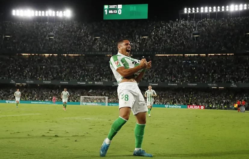 Vitor Roque sort à nouveau les griffes