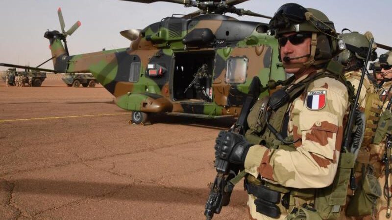 Comment le Tchad et le Sénégal ont congédié l&rsquo;armée française