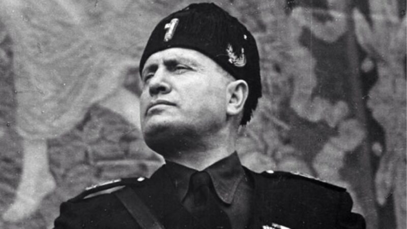 Crachats, coups, insultes… Quand la dépouille de Mussolini était exposée à la foule, il y a 80 ans