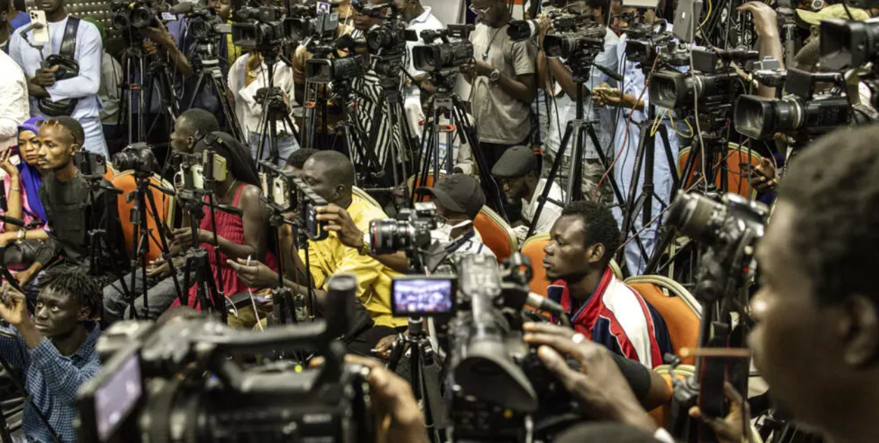 Suspension des médias « jugés non conformes au code de la presse » au Senegal : un choix politique
