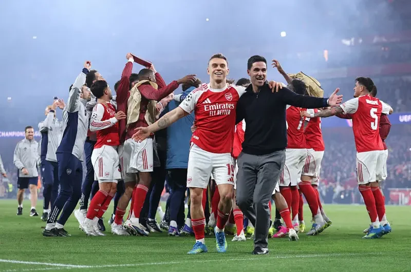20 ans d’attente… et une frappe qui change tout : Bukayo Saka propulse Arsenal FC en finale de la Ligue des champions 🔥🏆
