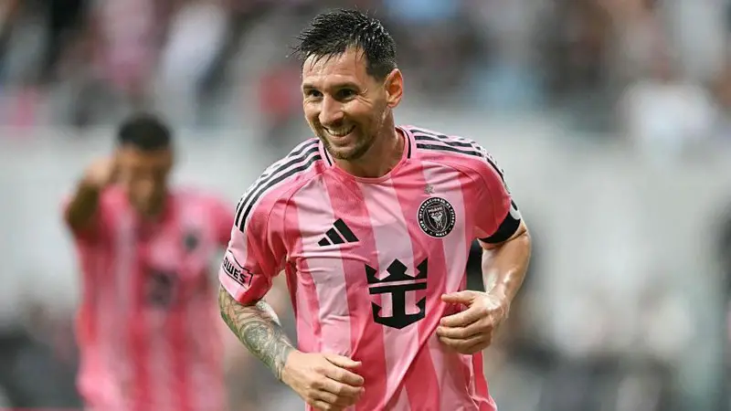 Lionel Messi illumine sa nouvelle maison et offre à Inter Miami CF sa première victoire à domicile.